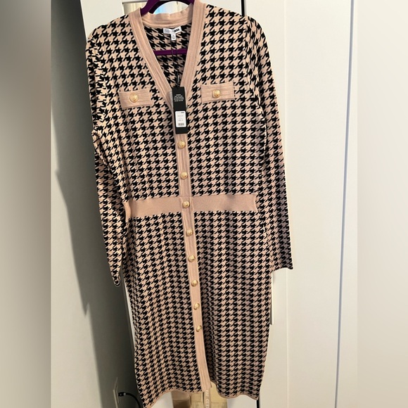 NWT. NEVER WORN. SIZE 1X. - Picture 1 of 2